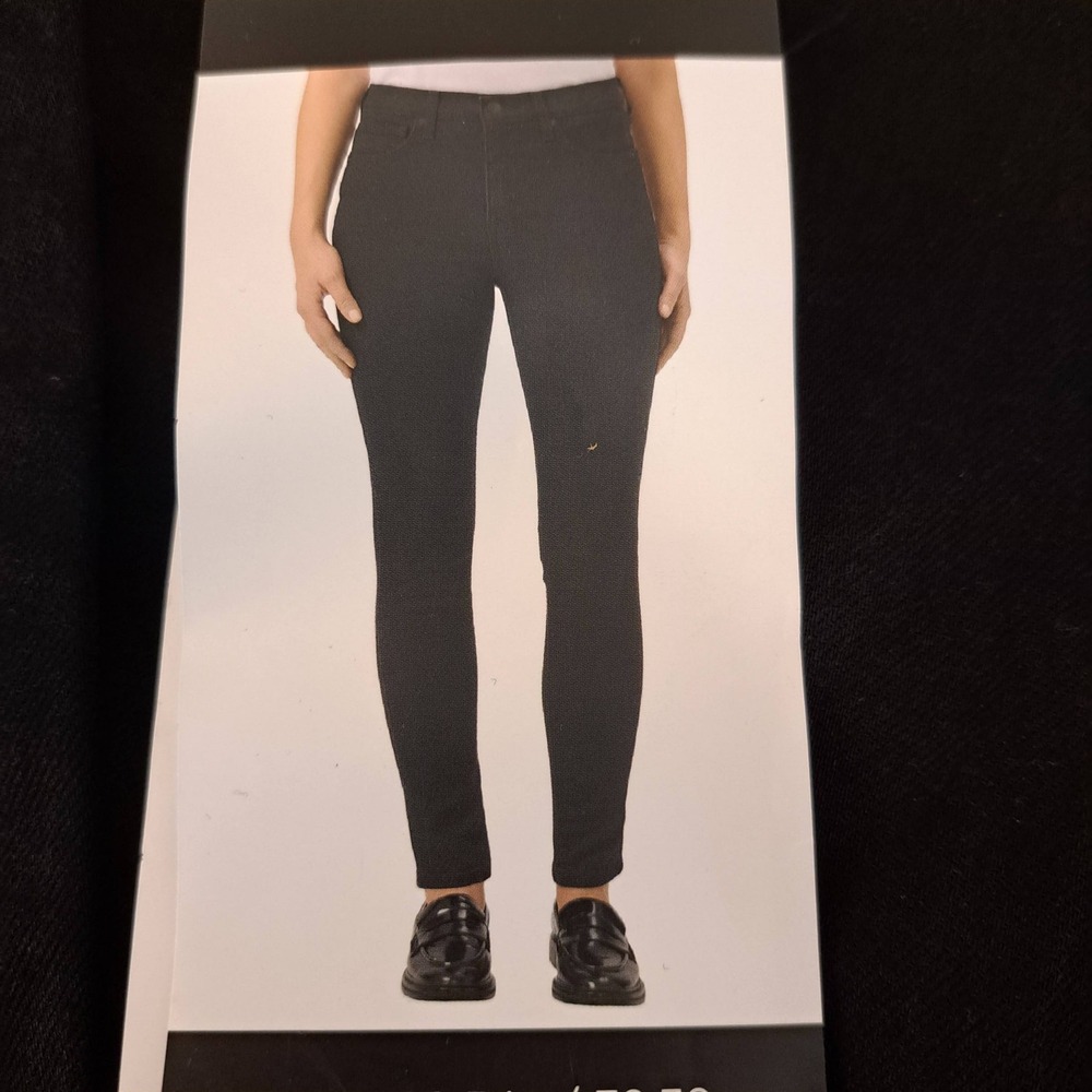 Kirkland Womens Jeans 2 Black NWT High Rise Skinny 1799-252